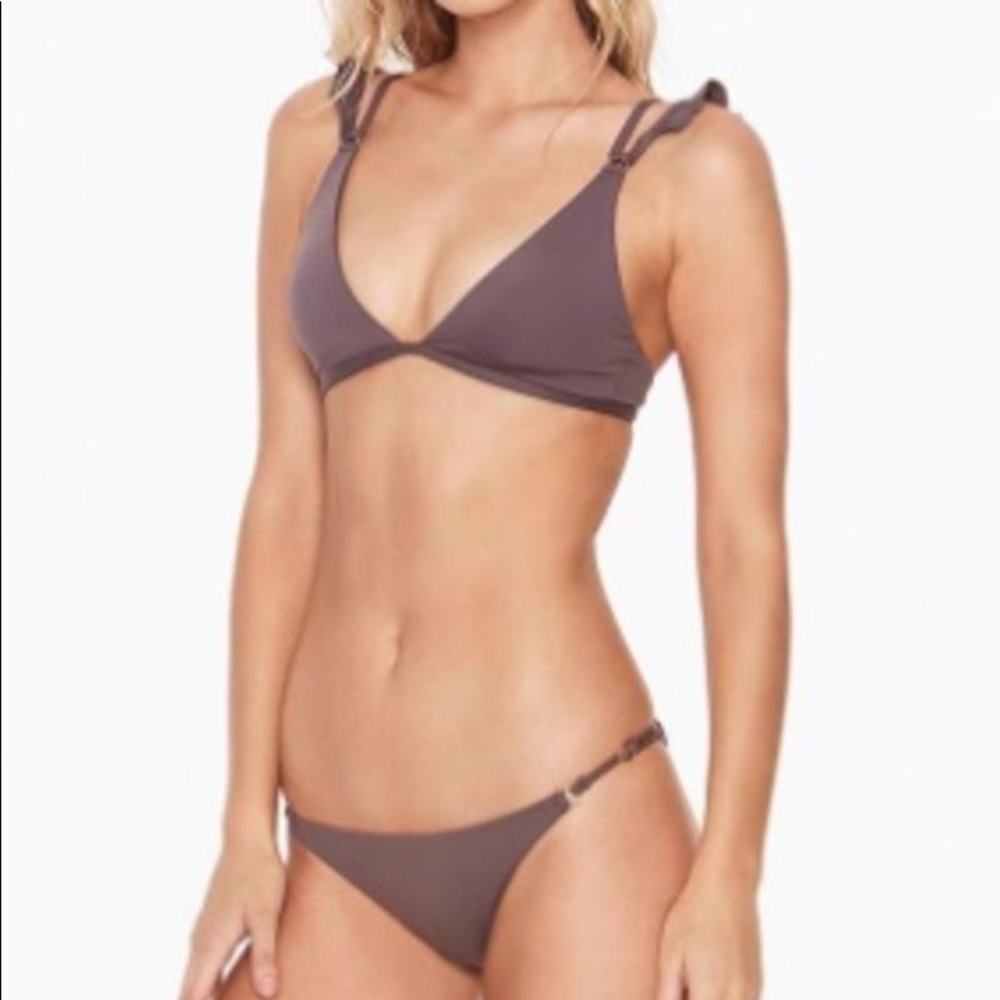 l*space Kingsley top in pebble. Large 🌴